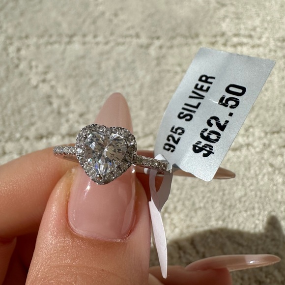 Diamond Heart Ring - Picture 3 of 6